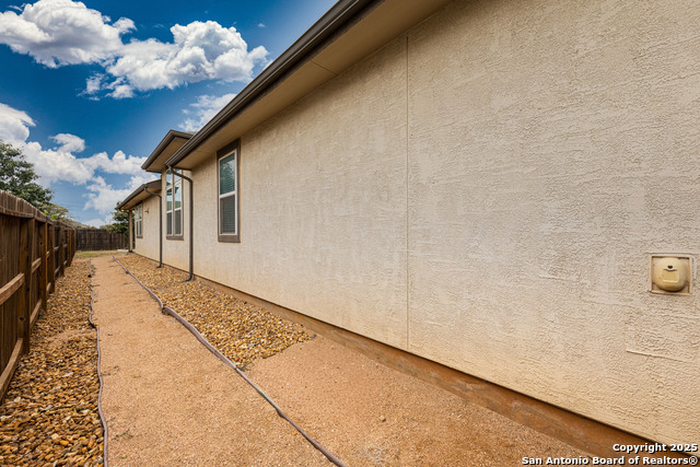 Listing photo id 24 for 19131 Garibaldi