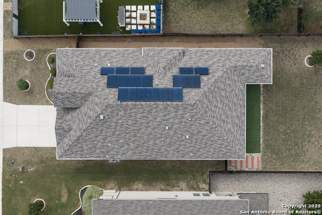 Listing photo id 26 for 19131 Garibaldi