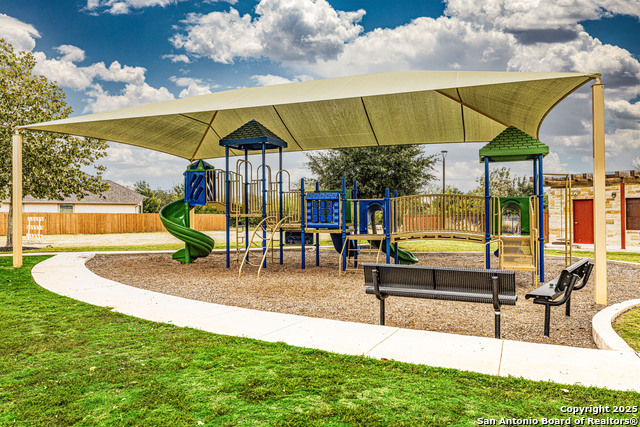 Listing photo id 28 for 19131 Garibaldi