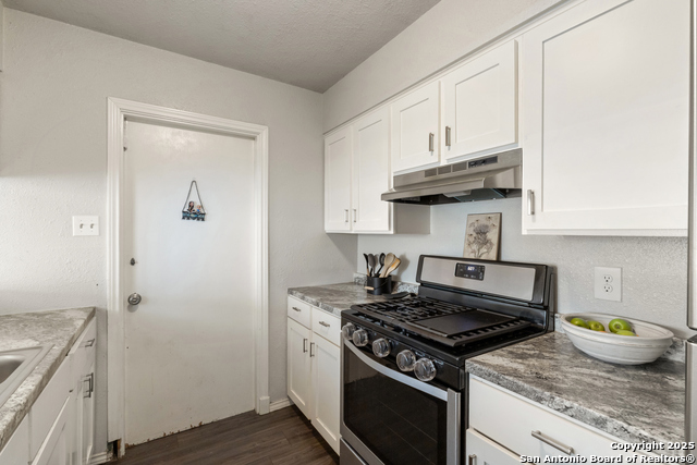 Listing photo id 9 for 9018 Chaminade