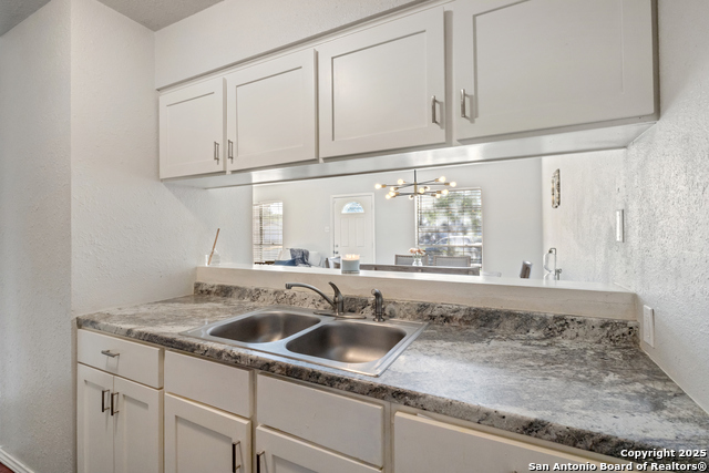 Listing photo id 10 for 9018 Chaminade