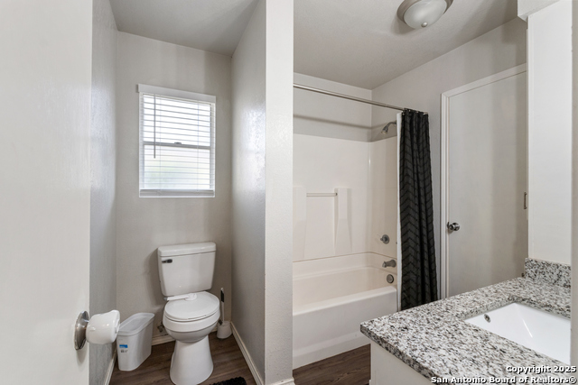 Listing photo id 13 for 9018 Chaminade