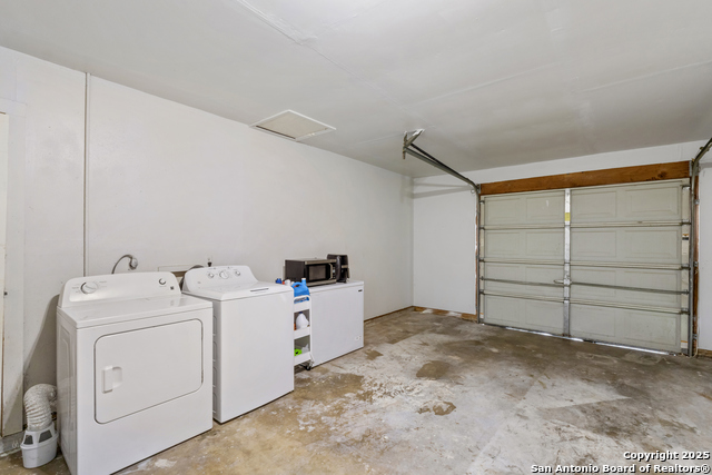 Listing photo id 19 for 9018 Chaminade