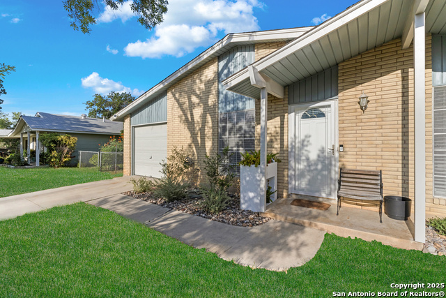 Listing photo id 1 for 9018 Chaminade