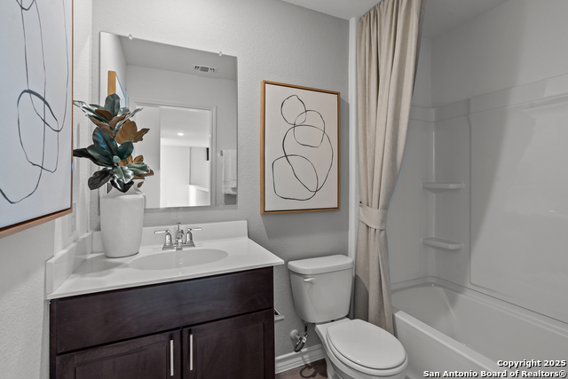 Image 26 of 28 For 945 Heartseed Avenue