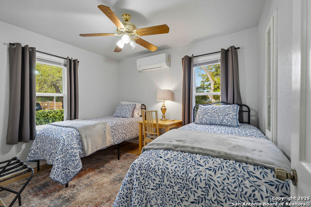 Listing photo id 9 for 311 Torrey  