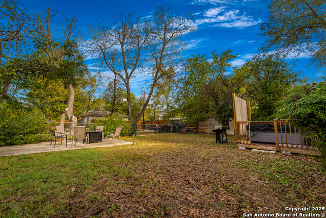 Listing photo id 10 for 311 Torrey  