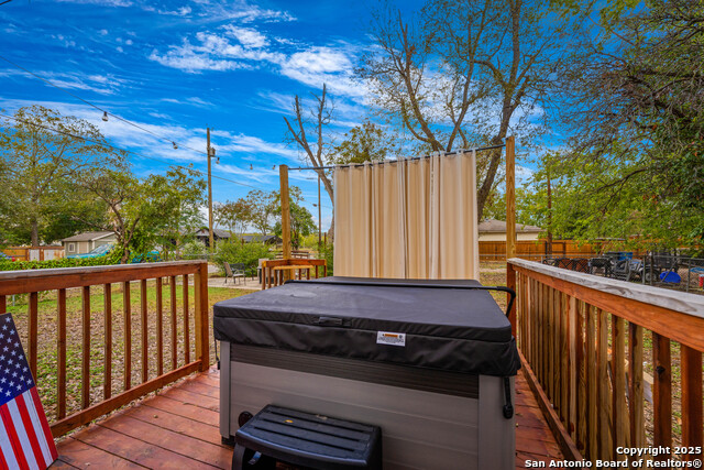 Listing photo id 16 for 311 Torrey  