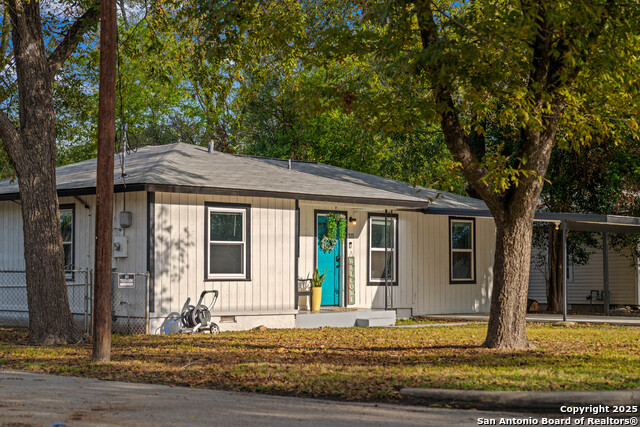 Listing photo id 0 for 311 Torrey  