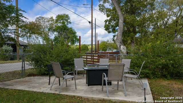 Listing photo id 18 for 311 Torrey  