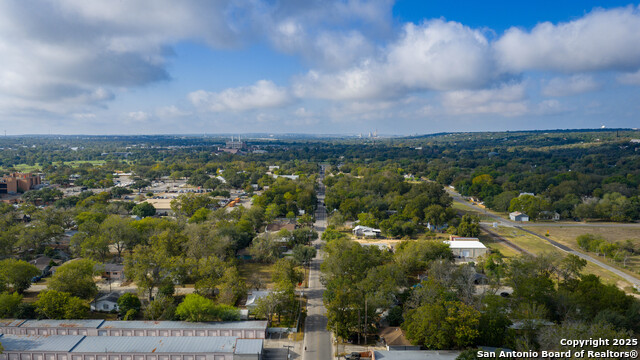 Listing photo id 22 for 311 Torrey  