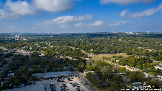 Listing photo id 27 for 311 Torrey  
