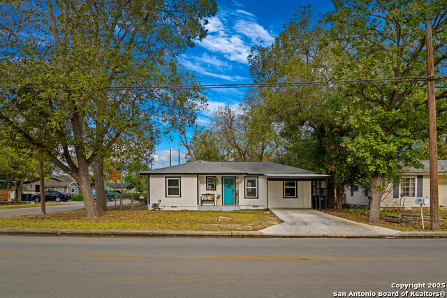 Listing photo id 1 for 311 Torrey  