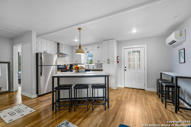 Listing photo id 6 for 311 Torrey  