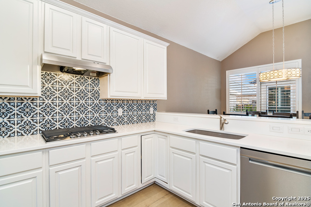 Image 10 of 41 For 26 Fonthill