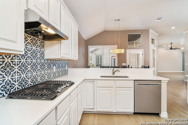 Image 11 of 41 For 26 Fonthill