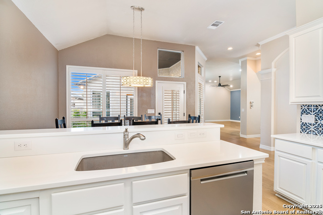 Image 14 of 41 For 26 Fonthill