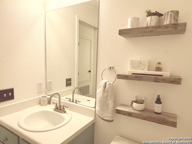 Image 8 of 19 For 5122 Crestwood Hill