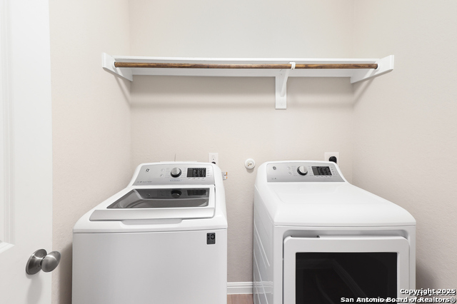 Image 21 of 27 For 10627 Penelope