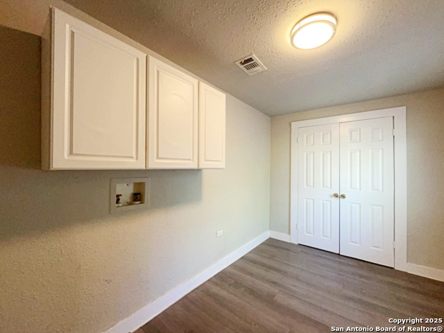 Image 22 of 31 For 919 Ripley Ave