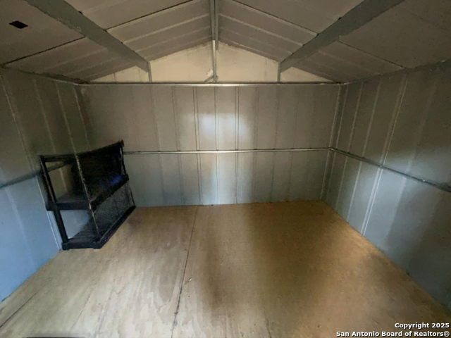 Image 25 of 31 For 919 Ripley Ave