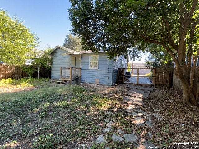 Image 26 of 31 For 919 Ripley Ave