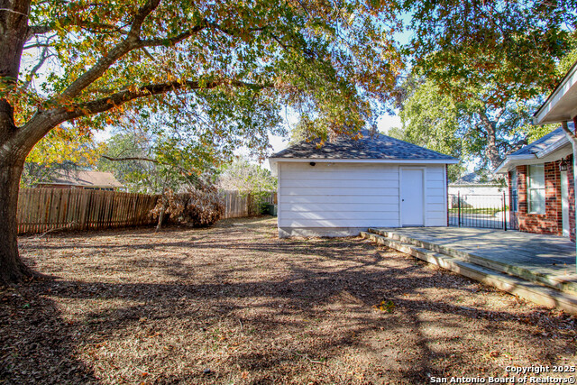 Image 38 of 44 For 6703 Ridge Place