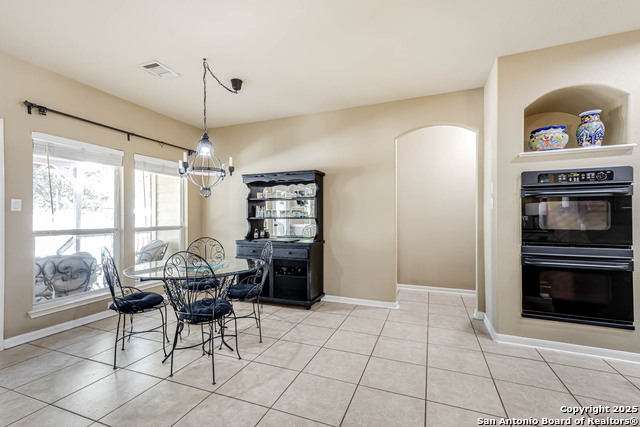 Listing photo id 11 for 1443 Camden Cove