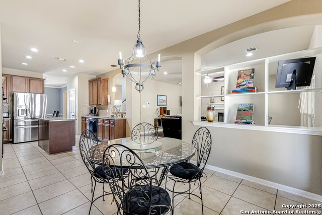 Listing photo id 12 for 1443 Camden Cove