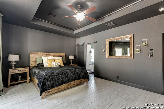 Listing photo id 13 for 1443 Camden Cove