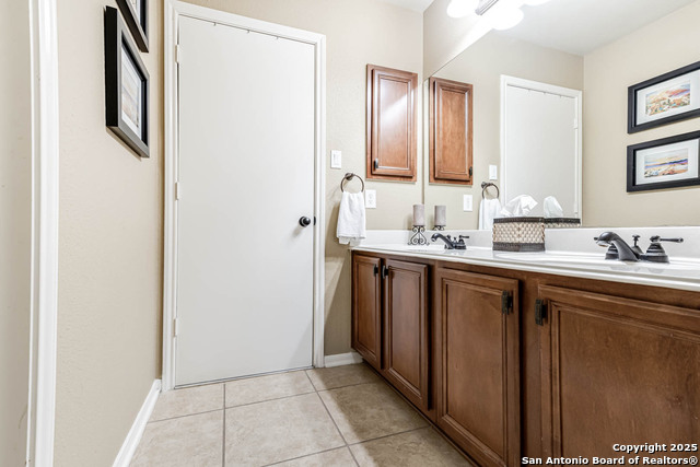 Listing photo id 25 for 1443 Camden Cove