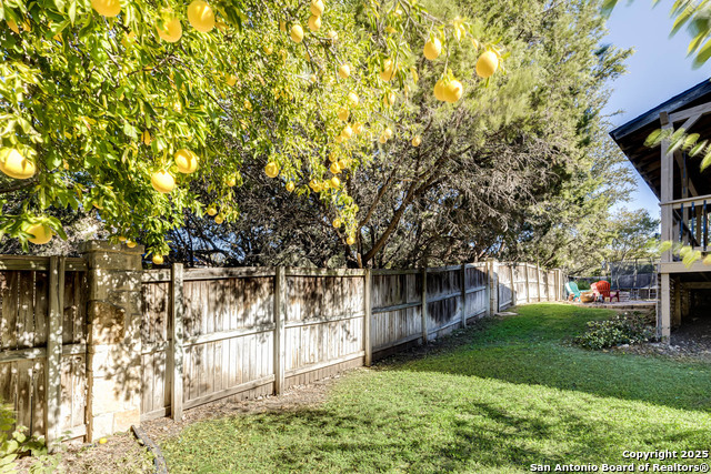 Listing photo id 32 for 1443 Camden Cove