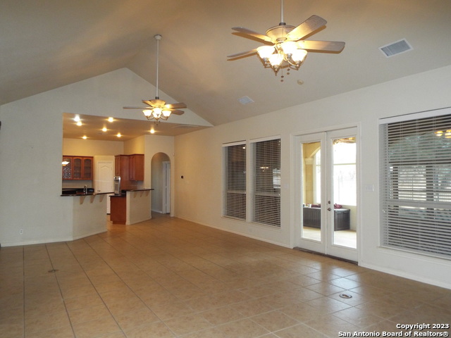 Image 7 of 50 For 414 Shannon Ridge