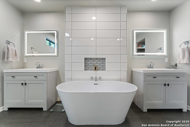 Image 17 of 40 For 623 Nottingham Dr E