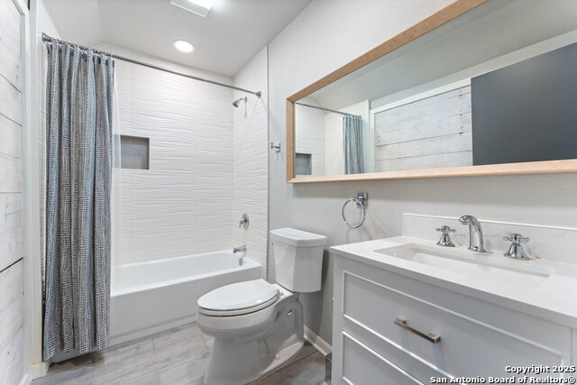 Image 20 of 40 For 623 Nottingham Dr E