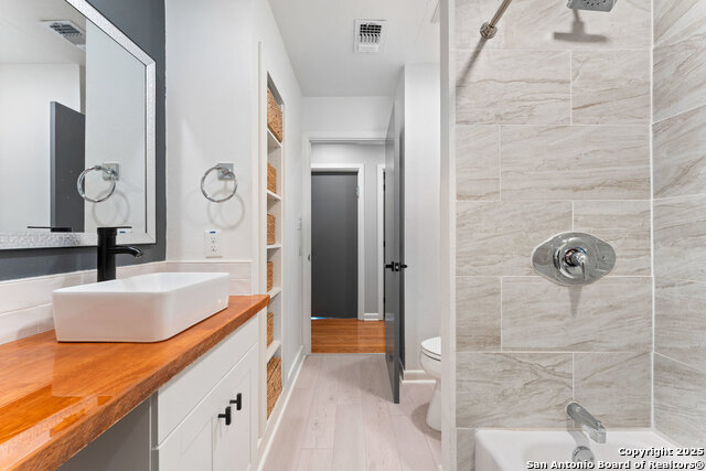 Image 27 of 40 For 623 Nottingham Dr E