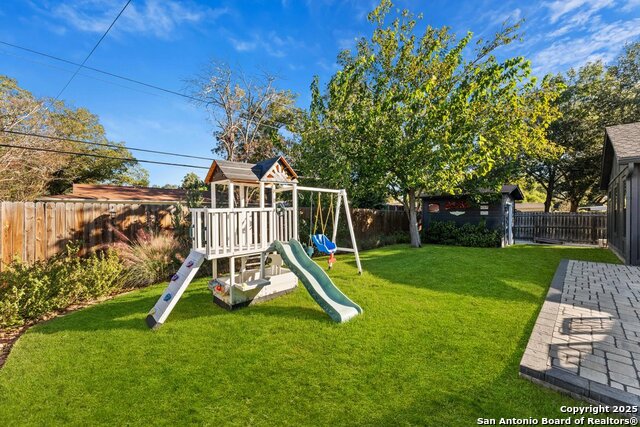 Image 30 of 40 For 623 Nottingham Dr E