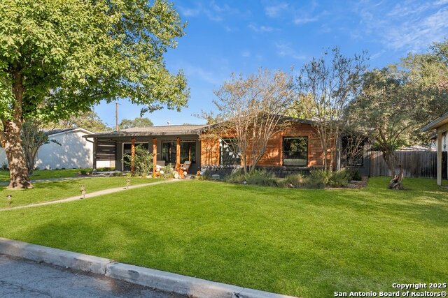 Image 32 of 40 For 623 Nottingham Dr E