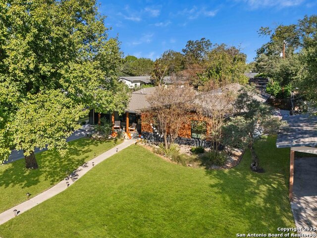 Image 33 of 40 For 623 Nottingham Dr E