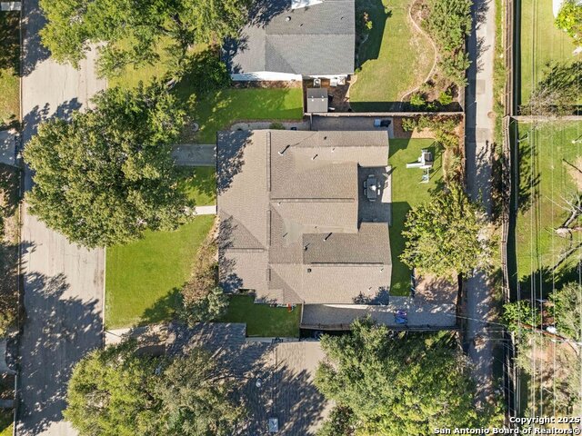 Image 34 of 40 For 623 Nottingham Dr E