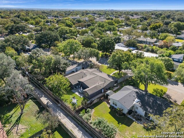 Image 35 of 40 For 623 Nottingham Dr E