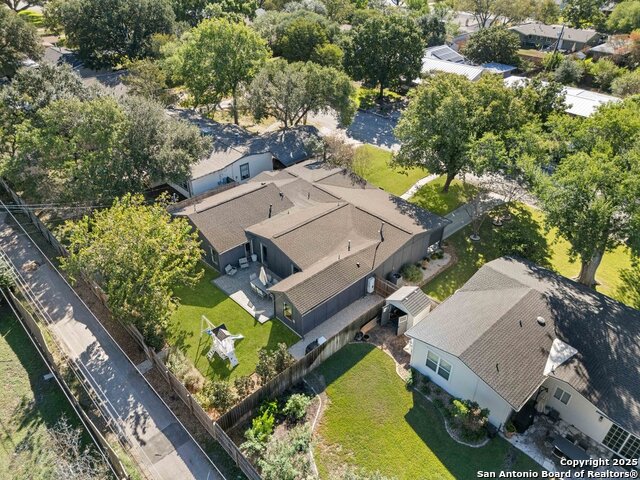 Image 36 of 40 For 623 Nottingham Dr E