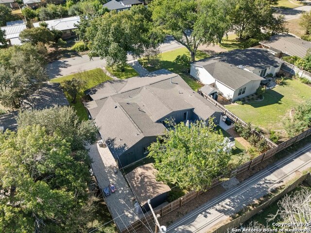 Image 37 of 40 For 623 Nottingham Dr E