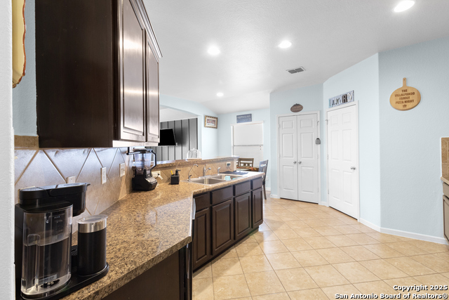 Image 6 of 26 For 4719 Badland Beacon