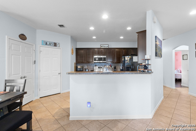 Image 8 of 26 For 4719 Badland Beacon