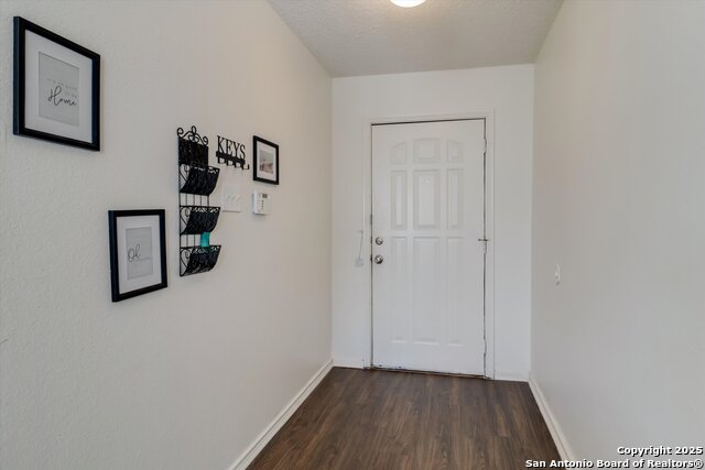 Image 3 of 25 For 3713 Candlecreek Ct