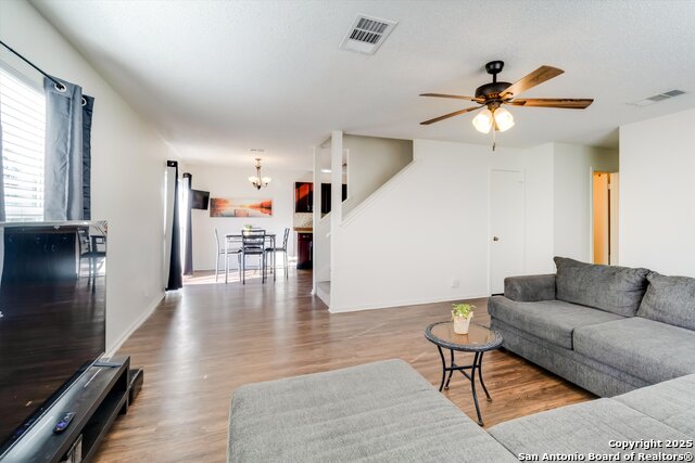 Image 7 of 25 For 3713 Candlecreek Ct