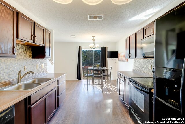 Image 8 of 25 For 3713 Candlecreek Ct