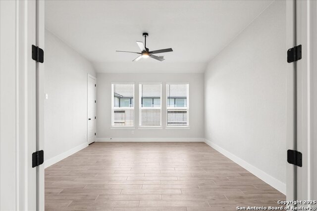 Listing photo id 8 for 413 Canyon Live Oak