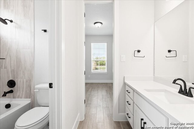 Listing photo id 9 for 413 Canyon Live Oak